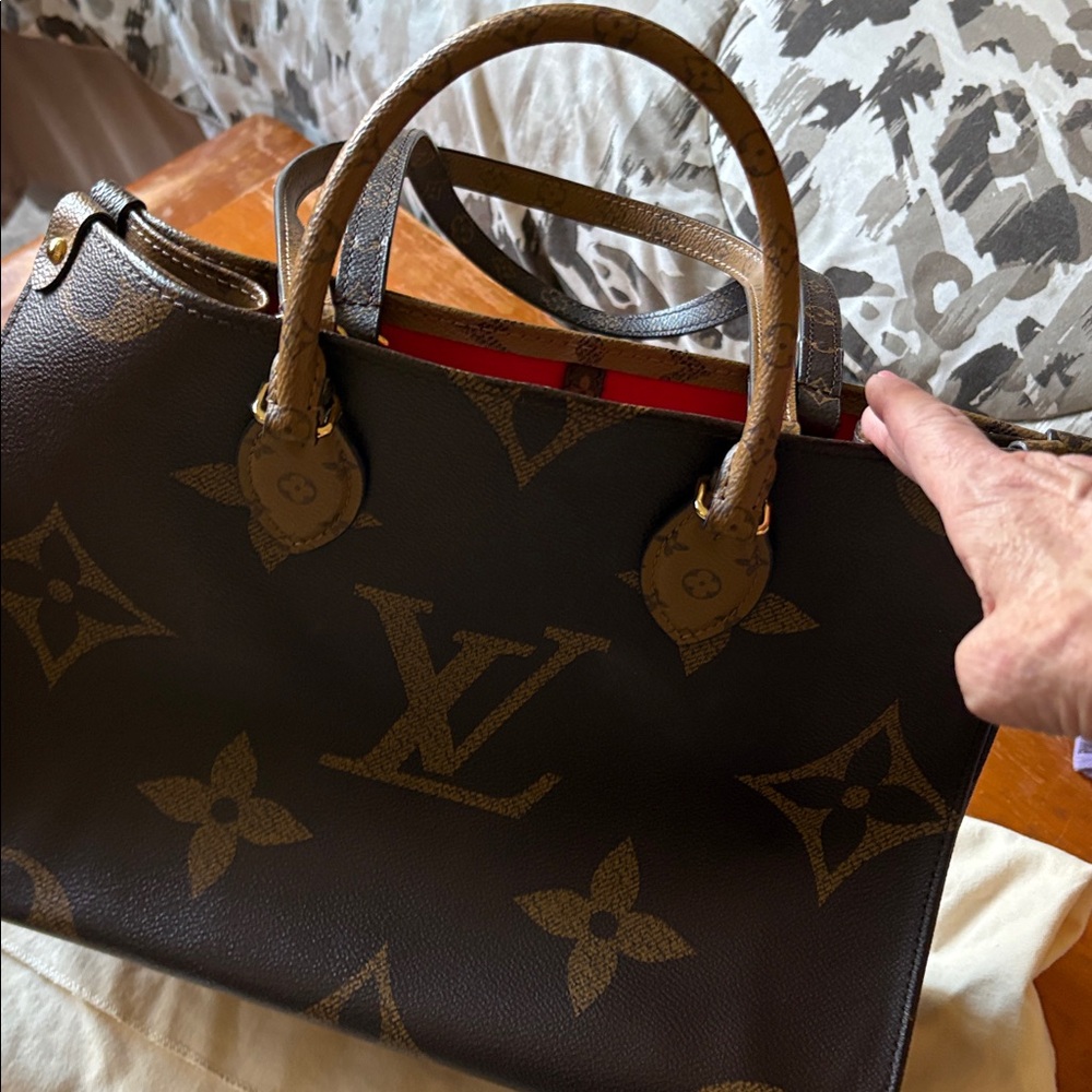 Louis Vuitton Tan and Brown Monogram Tote this is a imperfect bag - Picture 3 of 5